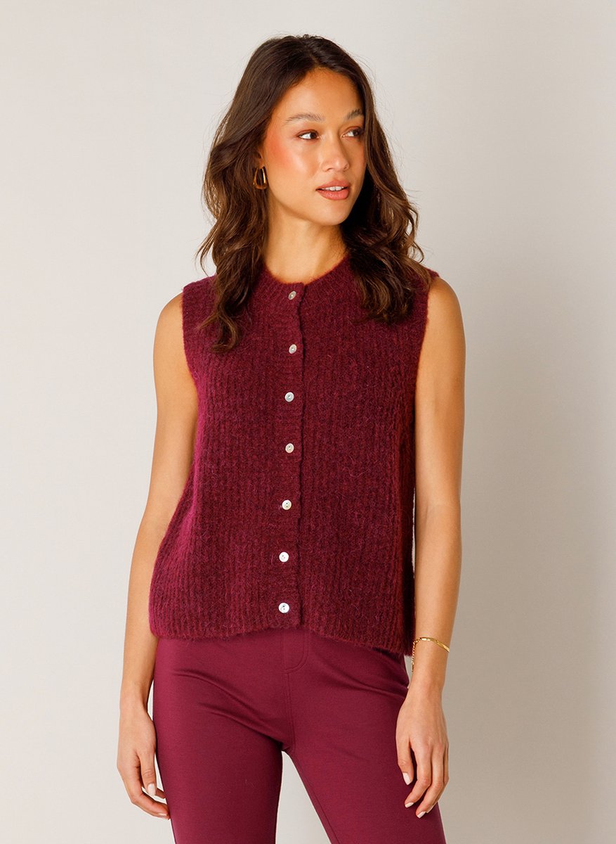 Base Level vest Nell