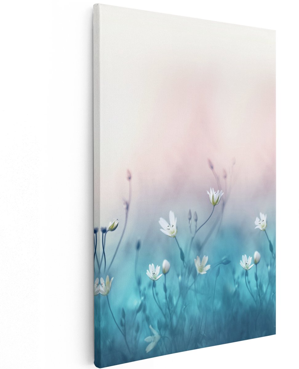 Artaza Canvas Schilderij Witte Bloemen Op Een Blauw Achtergrond - 120x180 cm - Groot - Wanddecoratie Woonkamer - Schilderijen - Muurdecoratie