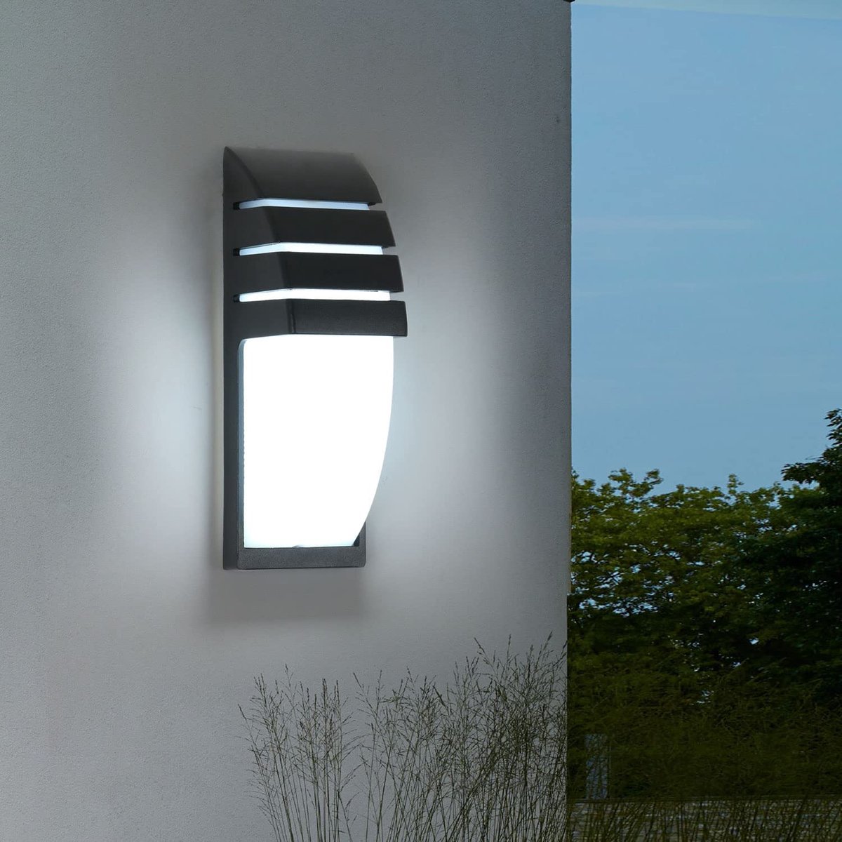 Riserva Moderne Buiten Wandlamp, 12W LED Buitenverlichting 6500K Koel Wit, Zwarte Wandlamp van Aluminium, voor Tuin, Gazon en Terras