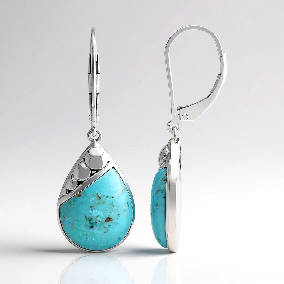 Cavill - Zilveren Oorbellen - 925 Sterling Zilver Geoxideerd - 13K Blauwe Kingman Mohave Turkoois - Vintage Druppelvorm - Handgemaakt & Elegant