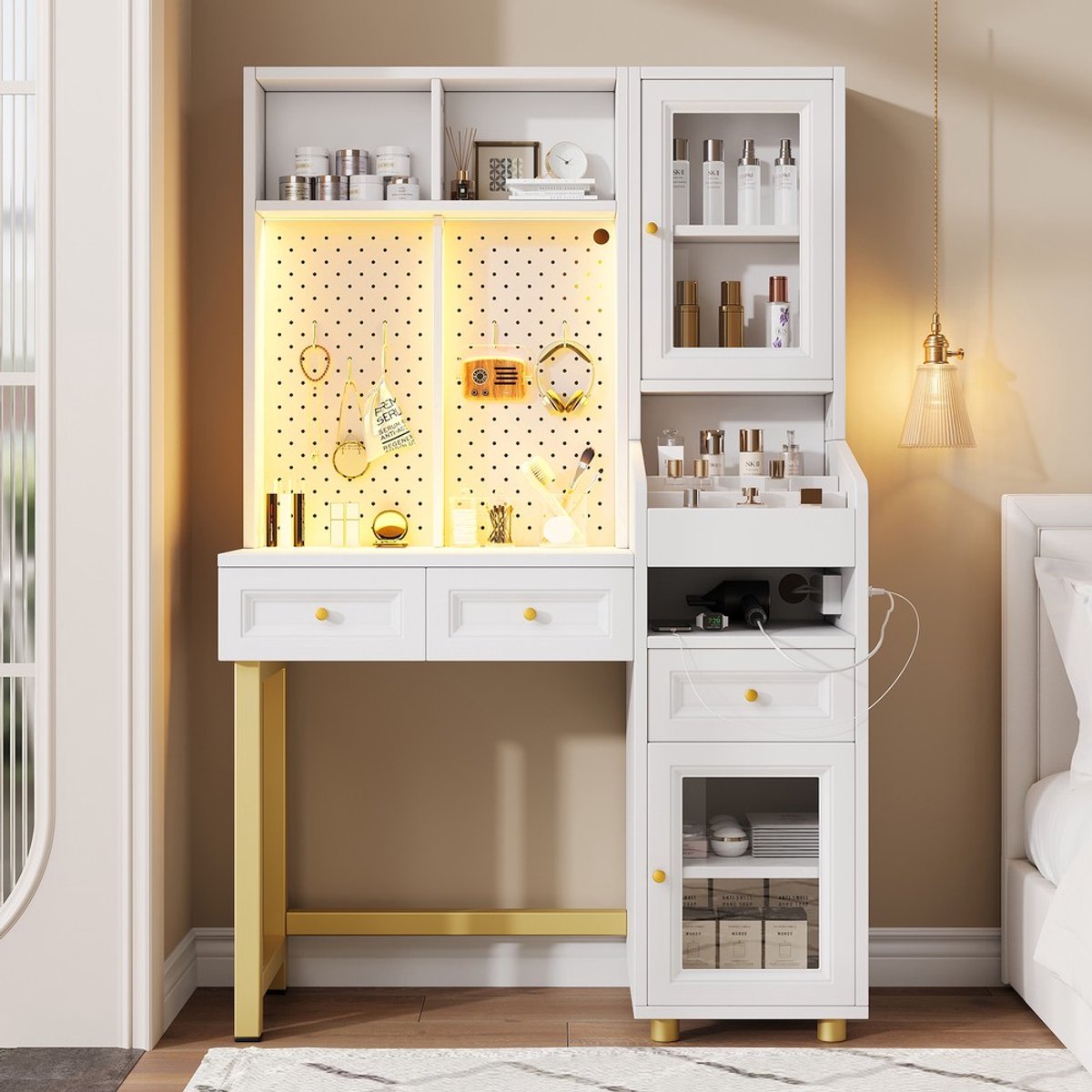 KOMHTOM Make-uptafel met LED-verlichting - 3 lades - glazen vitrine - perforatieplaat organizer met 5 haken - 2 stopcontacten + USB + Type-C - open legplanken - kastvak - 100x156x45cm - slaapkamer woonkamer hal