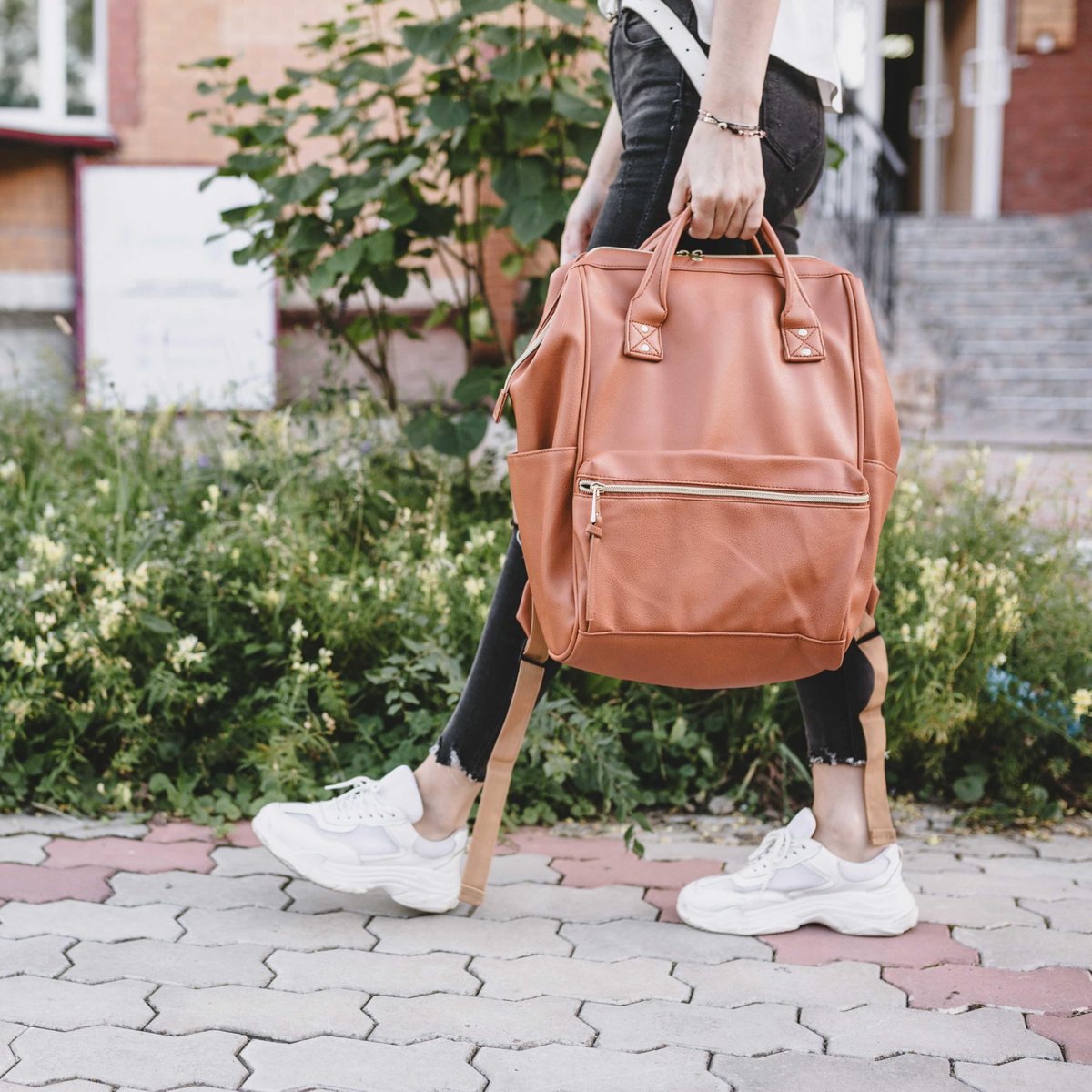 SnelShoppen - Lederen Rugzak voor Reizen en School - Waterdichte Laptop Rugzak voor Vrouwen en Mannen - Groot, Kameel - Luiertas met Stijl – foto 6