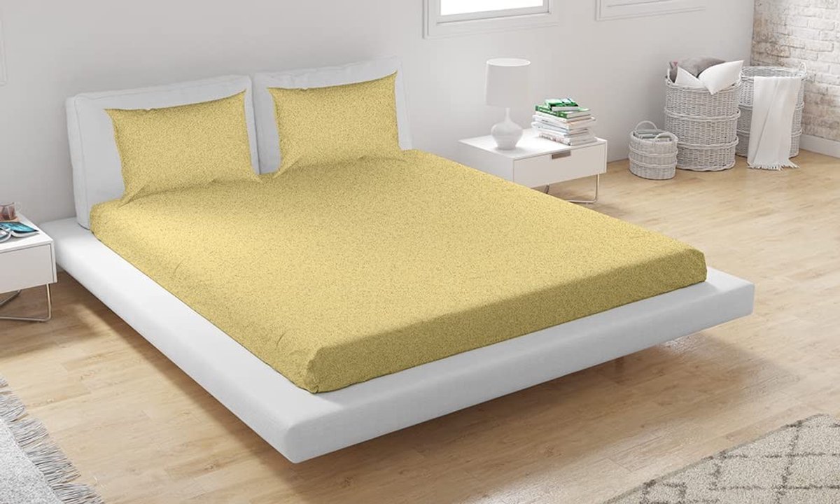 Omgoods - Fitted Sheet + 2 Kussenslopen - 180 x 200 cm - Geel