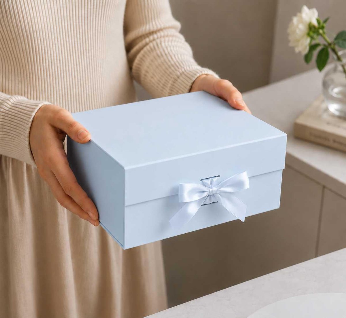SnelShoppen - Luxe Babyblauwe Magnetische Geschenkdoos met Lint - Maat 1 Stijve Doos voor Pasgeborenen, Doop & Babyhampers - (20 × 18,2 × 8 cm)