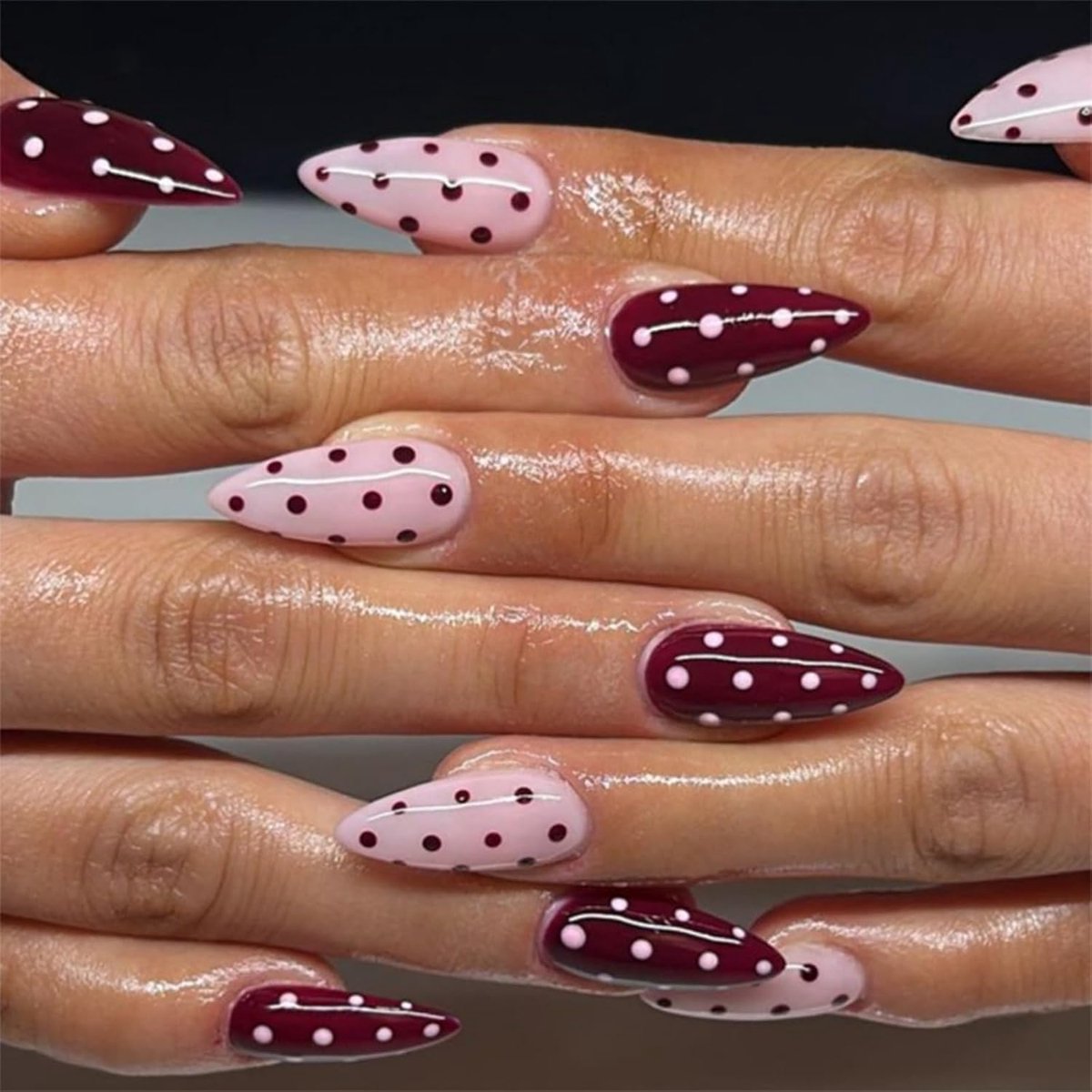 KZQ 24 Stuks Roze Amandel Vorm Plaknagels Met Stippen Patroon Glanzende Volle Dekkende Herbruikbare Kunstnagels Eenvoudige Snelle Manicure Voor Dames Thuis Salon Gebruik