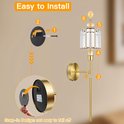 Installatiegids met stappen voor het monteren van een gouden wandlamp met kristallen lampenkap.