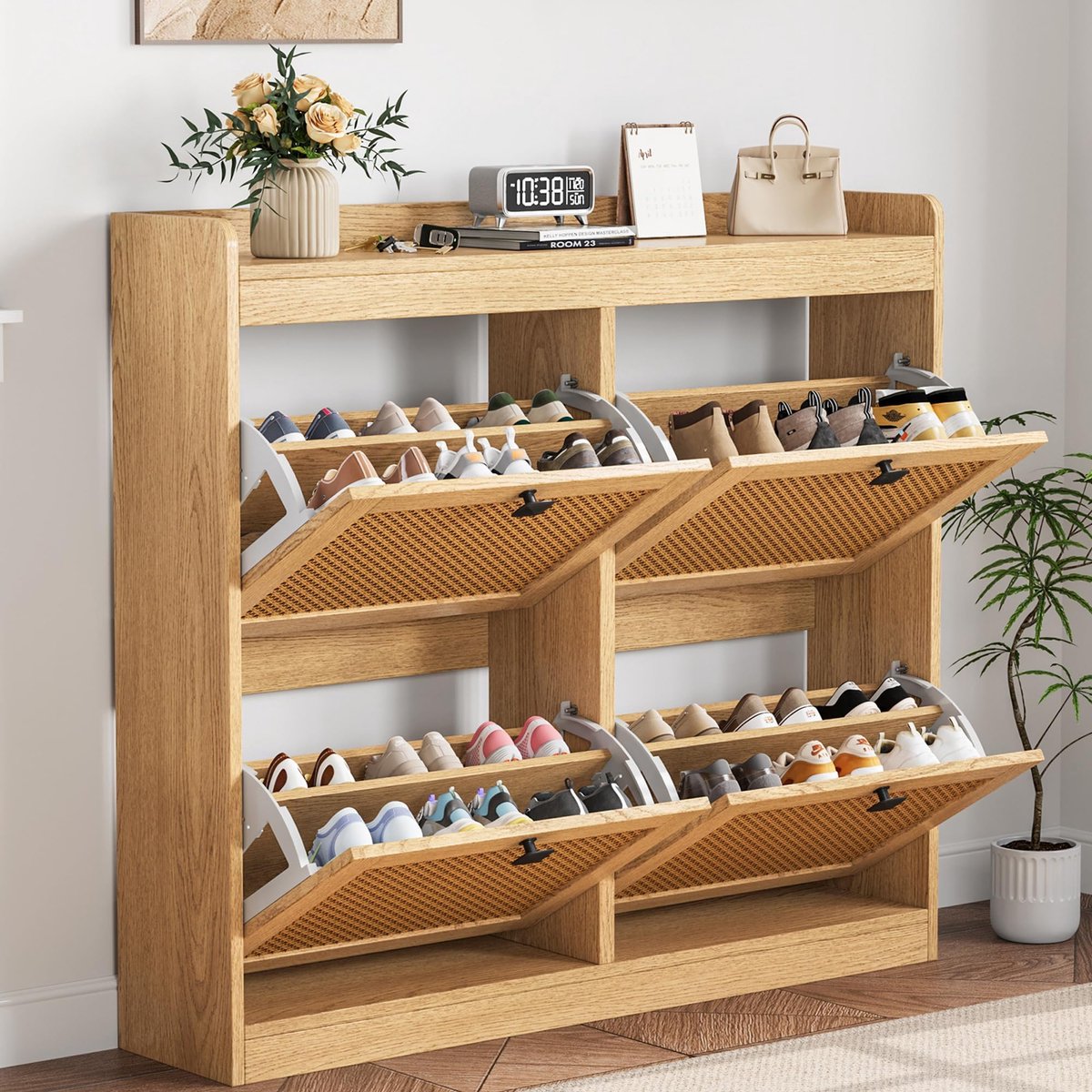 Grote Schoenenkast met 4 Kleppen - 105x23x96cm - Schoenenrek Hout - Rattan Deuren - Verstelbare Planken - Vrijstaand - Voor Hal En Woonkamer - Houtkleur