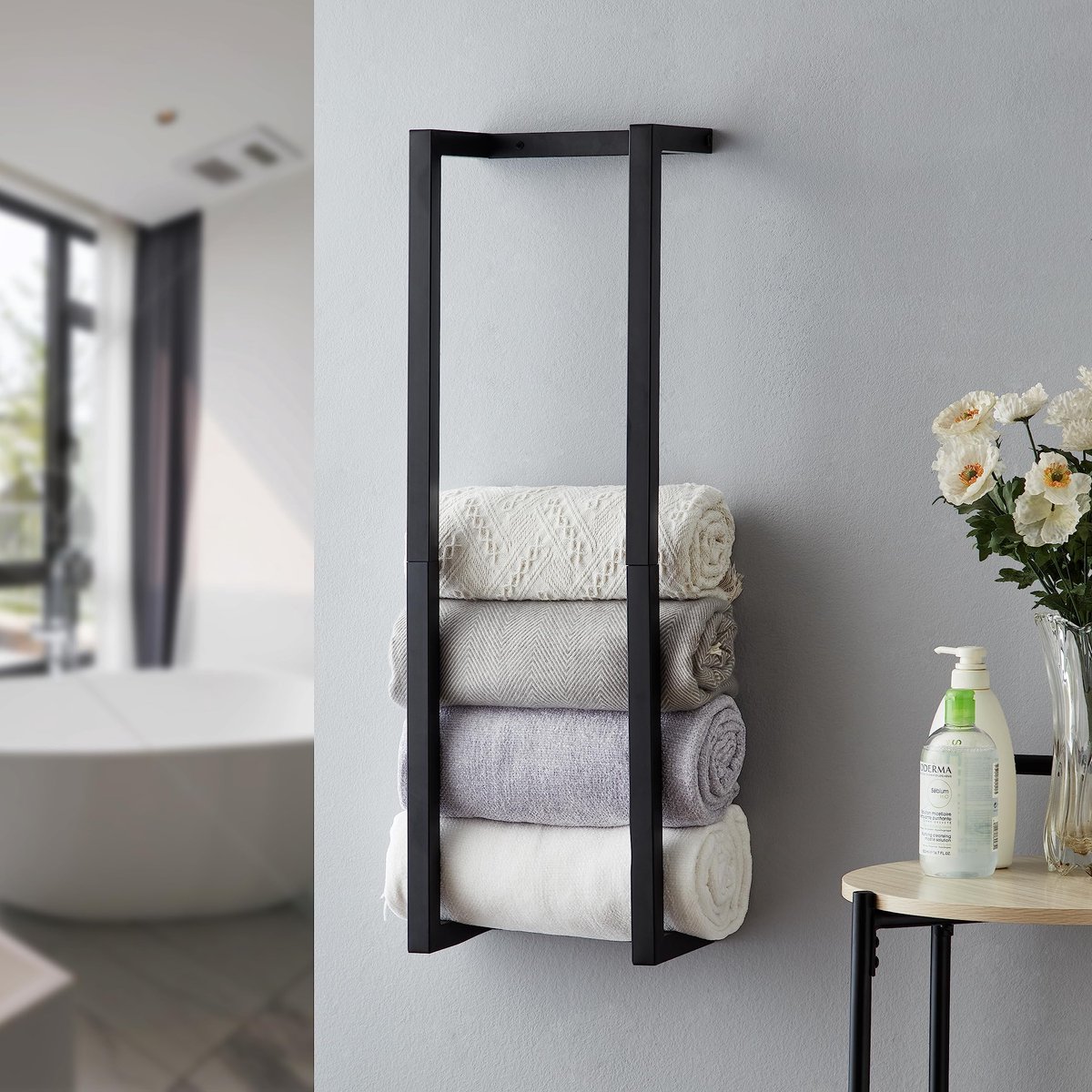 Handdoekenrek voor opgerolde handdoeken, handdoekenrek voor badkamer, wandgemonteerde metalen badkamerorganizer, badhanddoekhouder muur voor moderne kleine ruimte badkamer handdoekopslag (zwart)