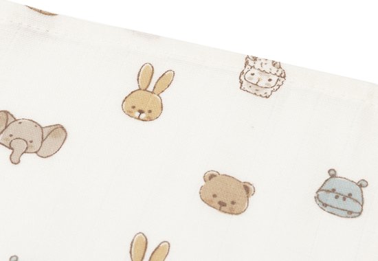 Witte hydrofiele doek met beige en blauwe dierenprints zoals konijnen, beren, olifanten en nijlpaarden.