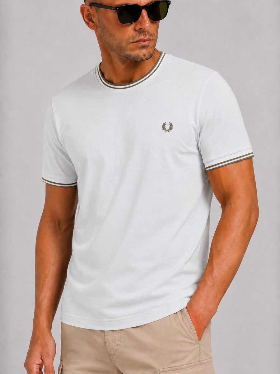 Fred Perry Twin tipped t-shirt dusky ecru laurel wreath Blauw