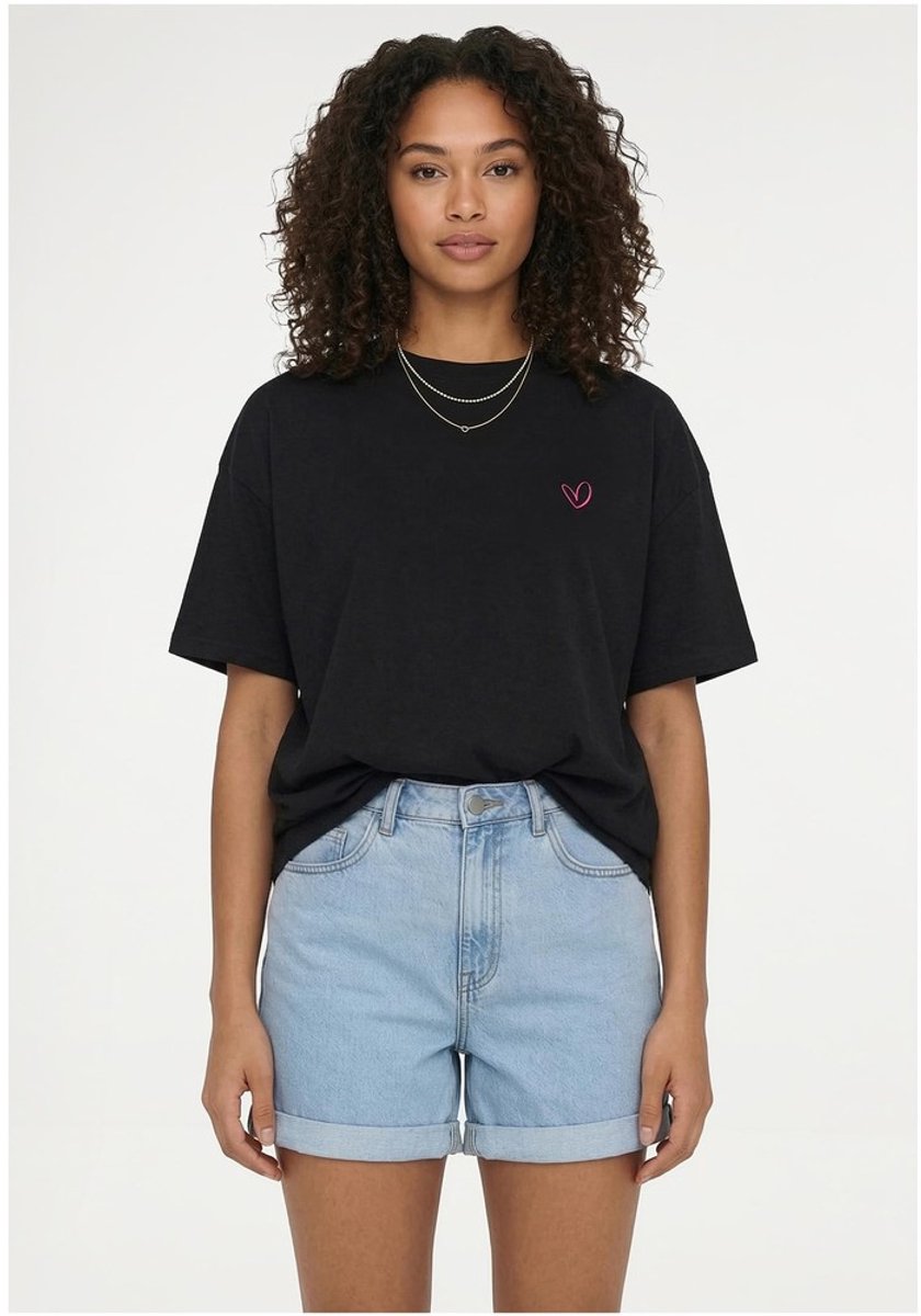 Urban Classics Rainbow Heart Logo Loose Dames Tshirt XL Zwart