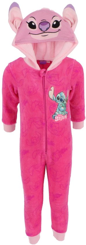 Roze Lilo & Stitch onesie met capuchon en rits. De onesie heeft een opdruk van Stitch en een patroon van kleine hartjes.