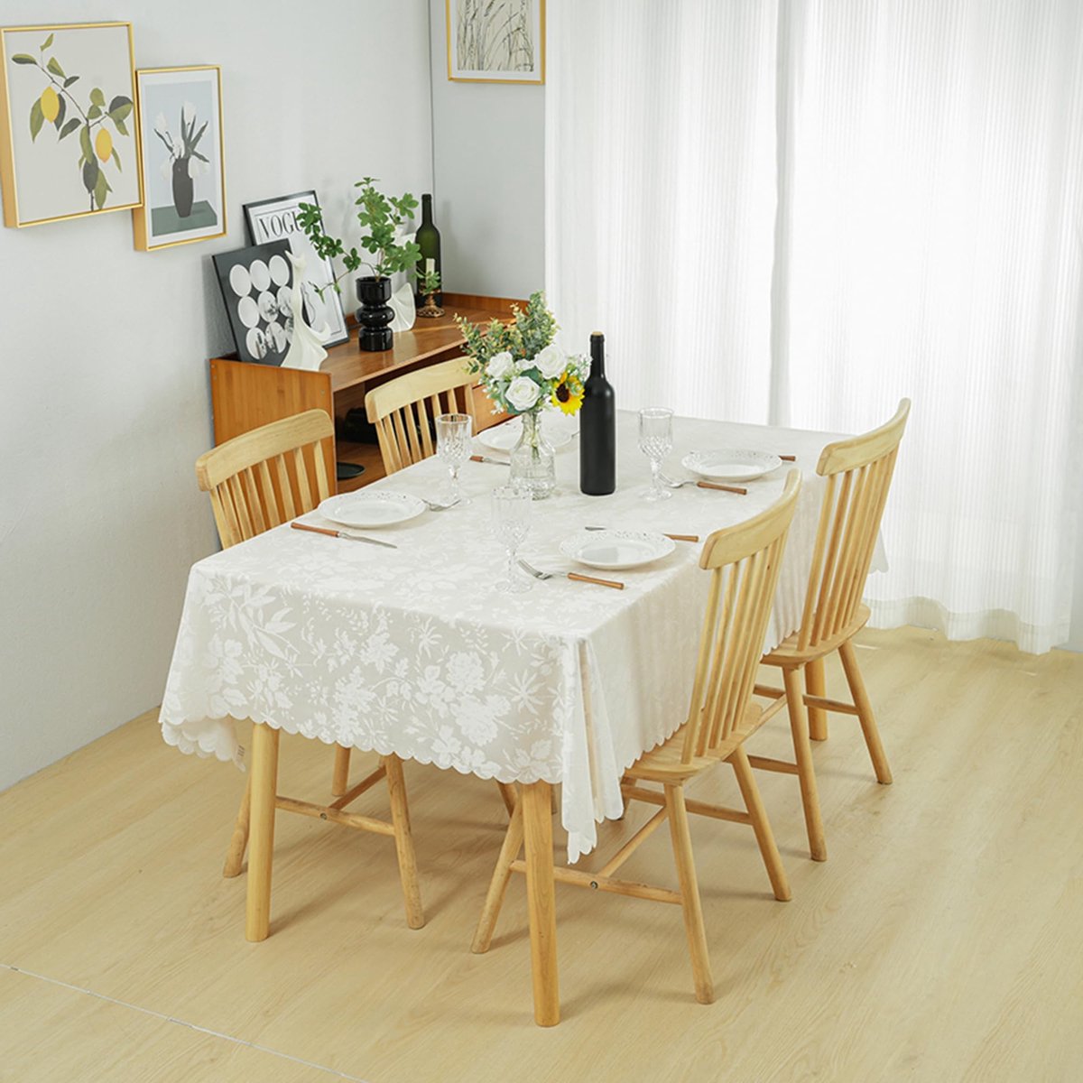 Omgoods - Groot Tafelkleed van Kant met Bloemendesign