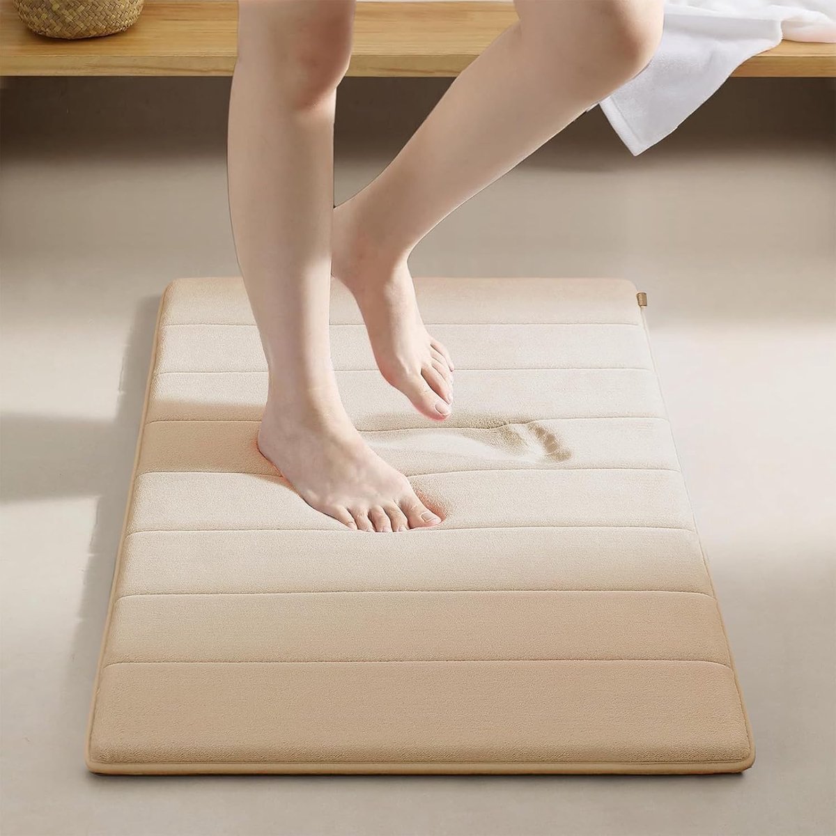 SnelShoppen - Memory Foam Badmat 40x60cm, Zachte en Comfortabele Badkamer Tapijt, Super Waterabsorberend Antislip Wasbare Douchemats voor Thuis - Beig
