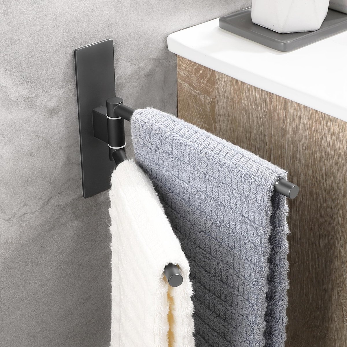 Omgoods - Zelfklevend Handdoekenrek 180° Draaibaar RVS - Zwart 22 cm