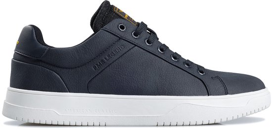 Donkerblauwe PME Legend sneaker met witte zool en 'American Classic' op de zijkant.