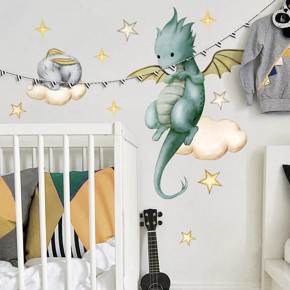 SnelShoppen - Grote Groene Drakenvrienden Muursticker voor Kinderkamer I Draak Muurdecoratie met Sterren en Wolken I Zelfklevend Dieren Sticker voor J