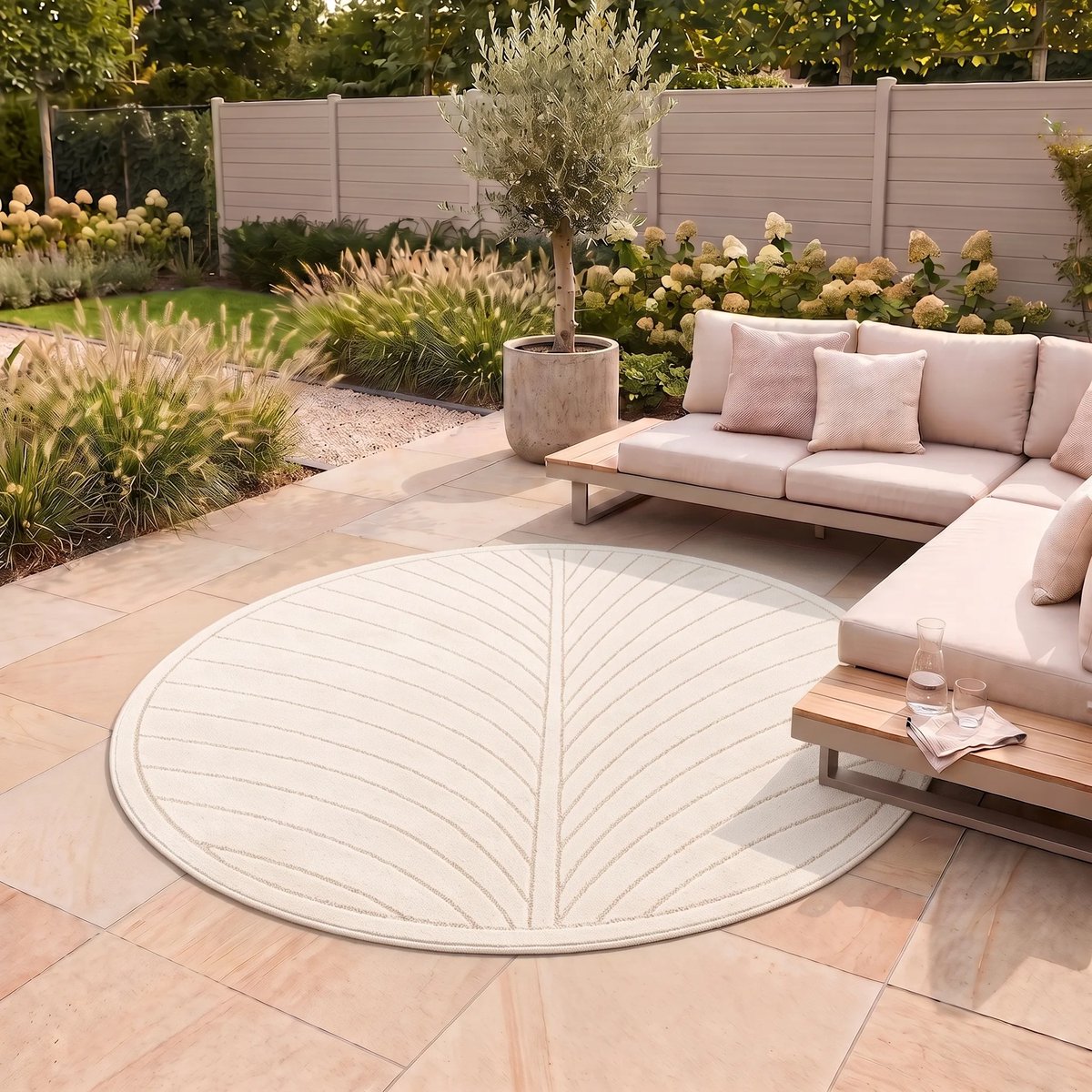 Flycarpets Novara Palmblad Rond Buitenkleed - Creme - Buitentapijt - Weerbestendig - Vloerkleed buiten - Tuintapijt - Ø160 cm