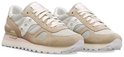 Paar beige suède damessneakers met witte en roze details.