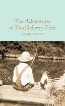 De kaft van 'The Adventures of Huckleberry Finn' toont een jongen met een strooien hoed en een hond die vissen aan een rivier.