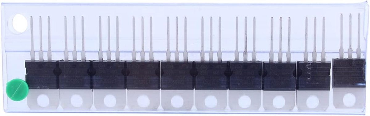 Assortiment van 10 Voltage Regulators voor 5V 1.5A Toepassingen - L7805 en LM7805 Transistors