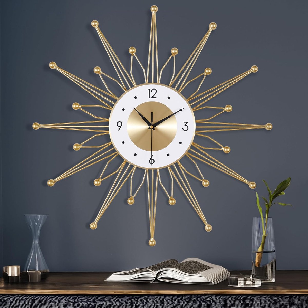 SnelShoppen - Gouden Wandklok Groot Metaal 56 cm - Creatief Design - Stille Wandklok Zonder Tikken - Modern Kunstdecoratie voor Woonkamer, Slaapkamer
