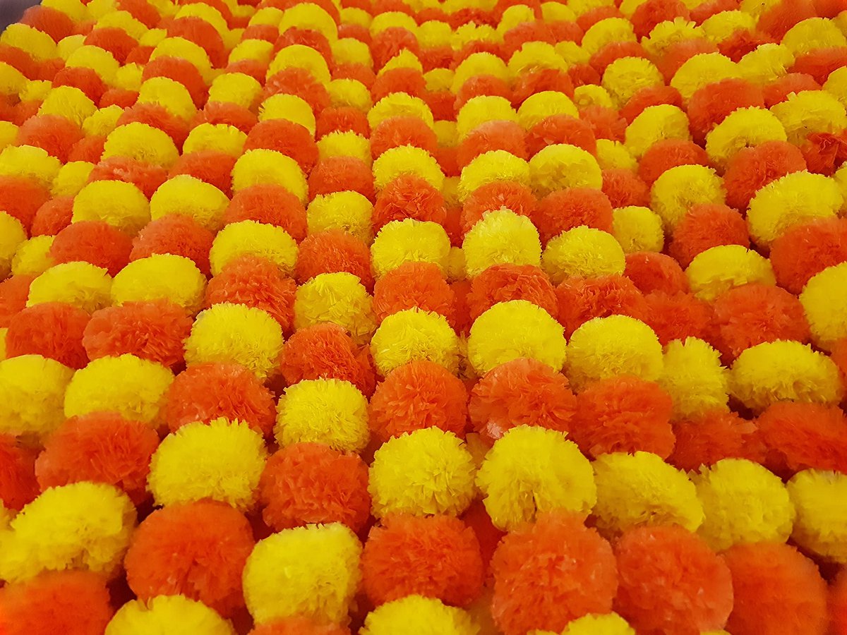 SnelShoppen - 5-Pack Oranje & Geel Kunstmatige Goudsbloem Bloem Slingers 5 Ft Lang voor Feesten, Indiase Bruiloften, Thuisdecoratie, Foto Props en Diw