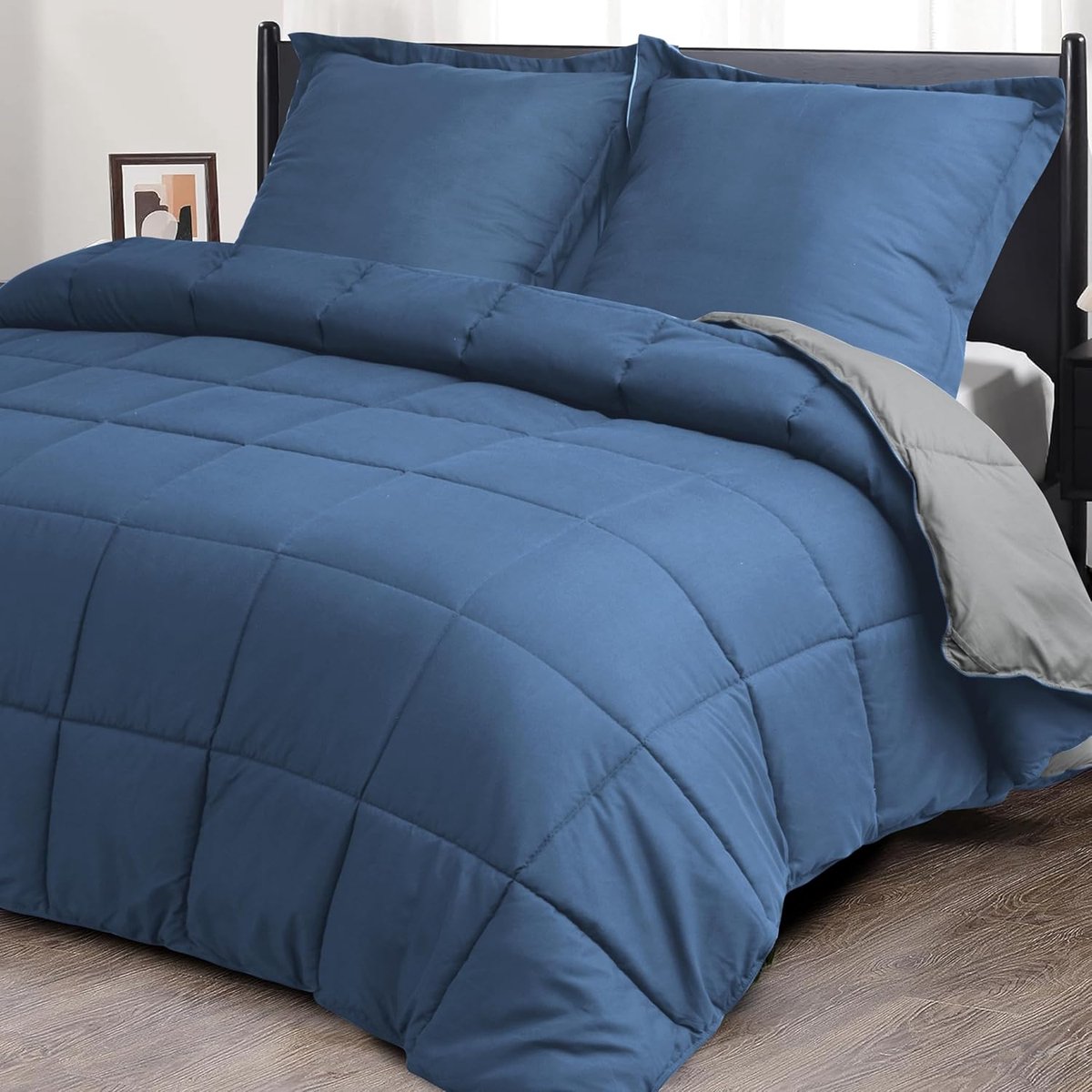 Dekbed, 220 x 240 cm, 3-delig, voor tweepersoonsbed, 200 g/m², zachte microvezel, omkeerbaar, met 2 kussenslopen van 65 x 65 cm, Oeko-Tex-gecertificeerd, gewatteerd, voor 4 seizoenen, blauw/grijs