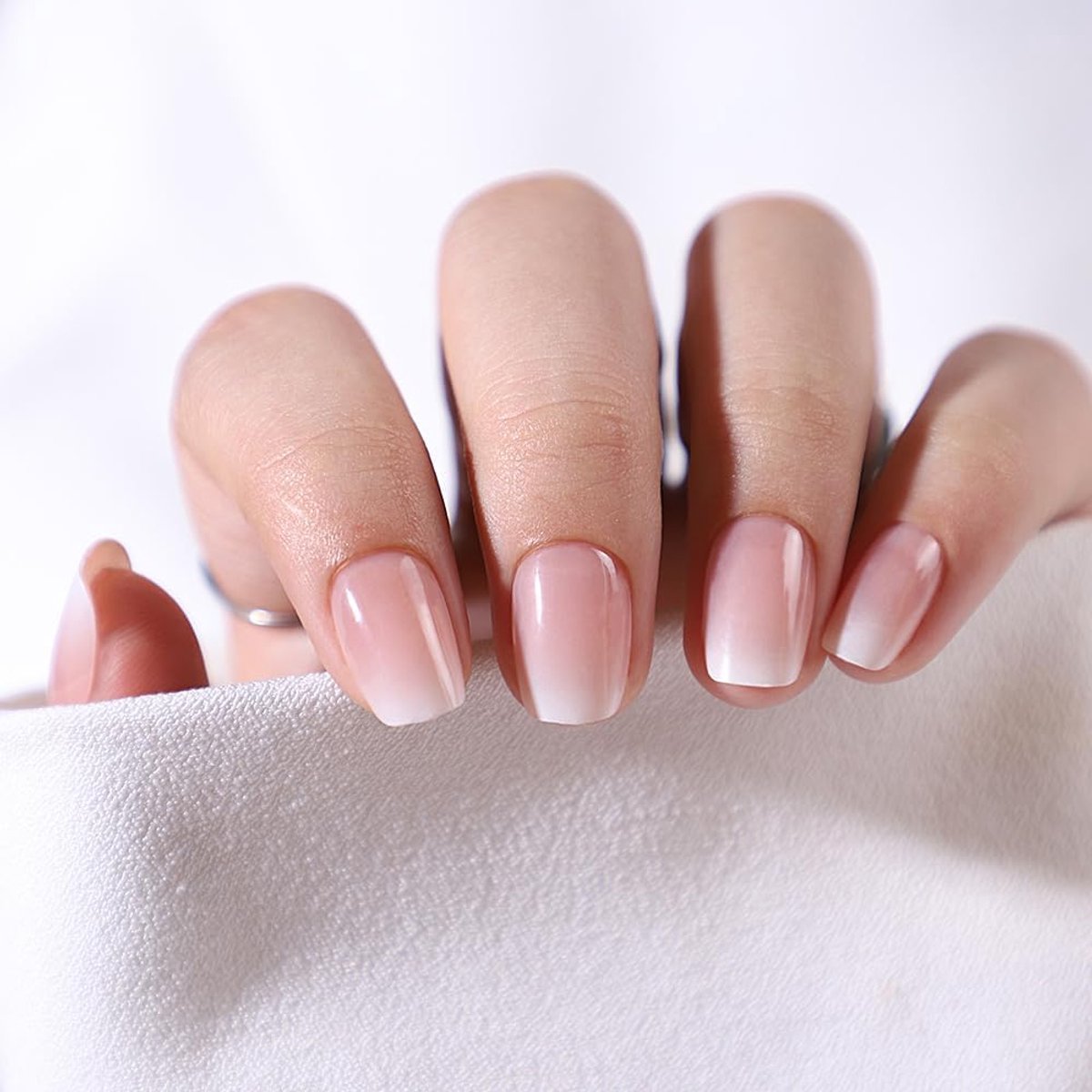 SnelShoppen - Set van 24 Korte Kunstnagels Roze - French Nude Pink - Press-On Nagels voor Vrouwen en Meisjes - Volledige Dekking, Vierkant, Natuurlijk