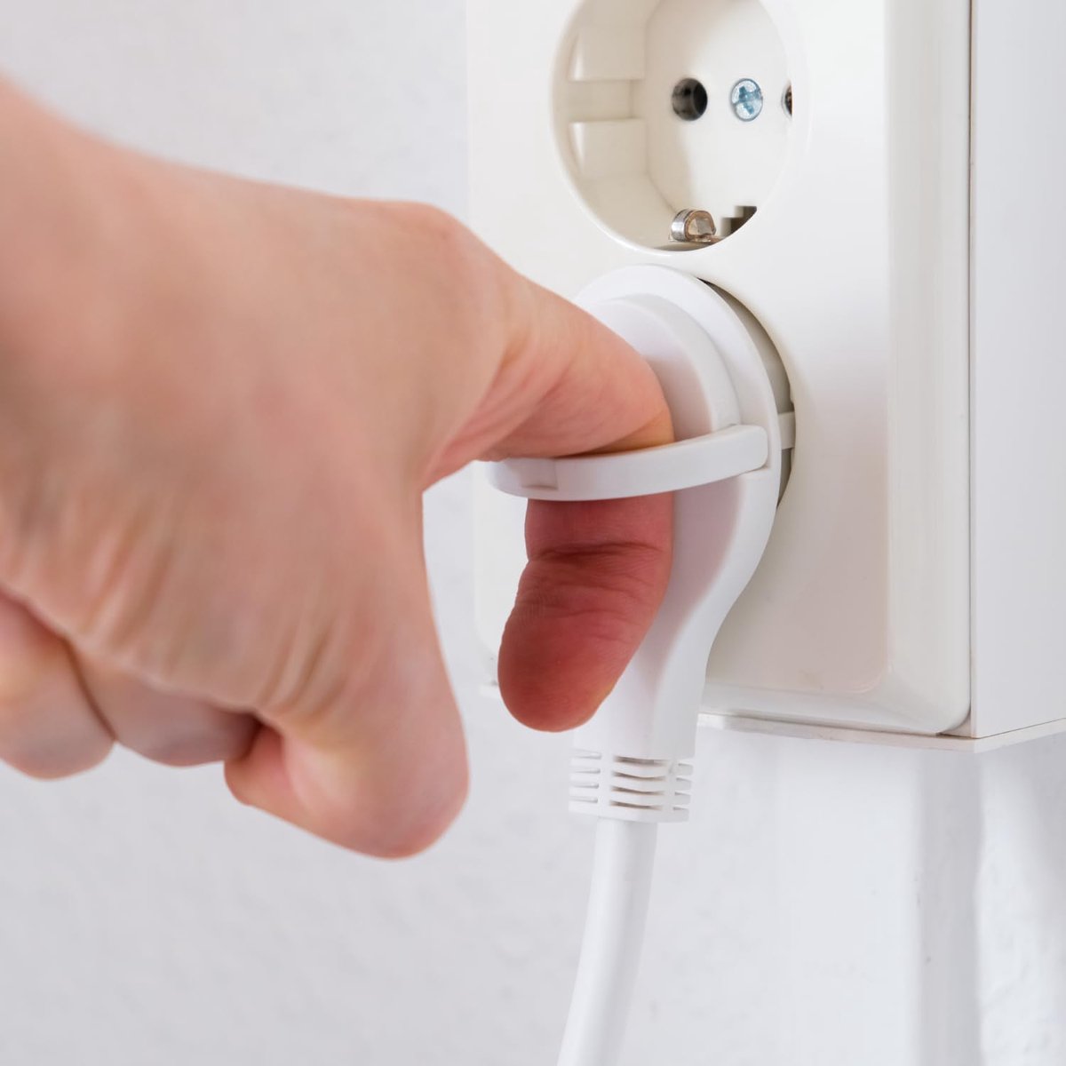SnelShoppen - 3-Weg Stekkerdoos met Platte Stekker en Aan/Uit Schakelaar - 1.4m Kabel - Robuuste Kunststof Behuizing - Wit - Voor Binnengebruik, TV, P