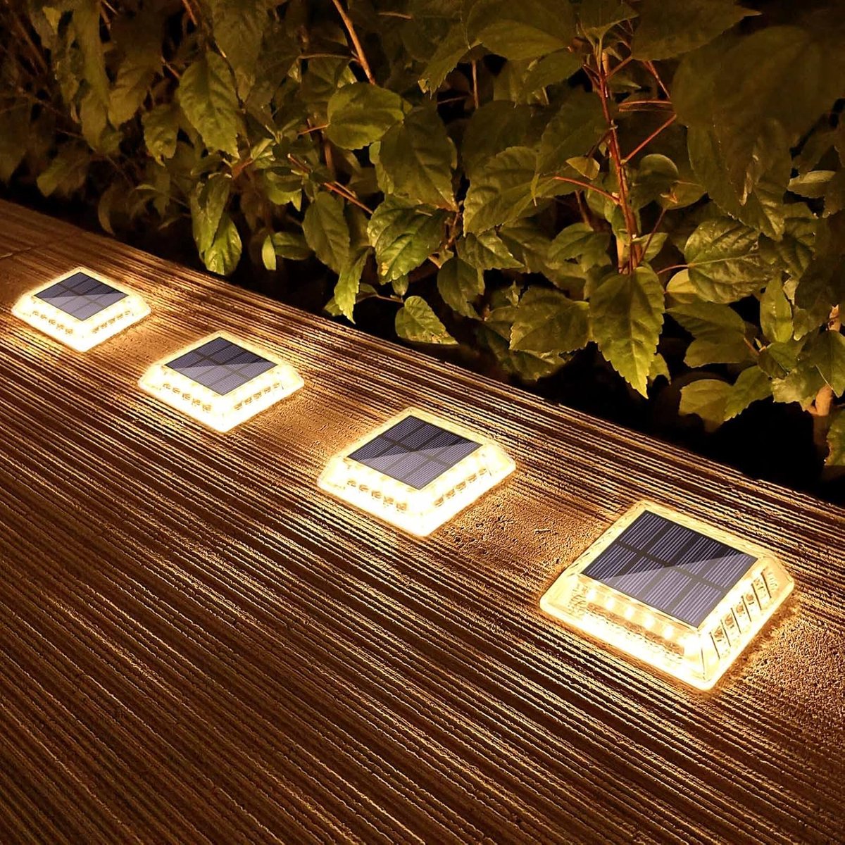 Thijox - 4 Stuks Solarlampen voor Buiten LED Zonnedekverlichting IP68 Waterdicht Tuinverlichting Auto Aan/Uit Warm Wit 2700K voor Hek Trap Pad