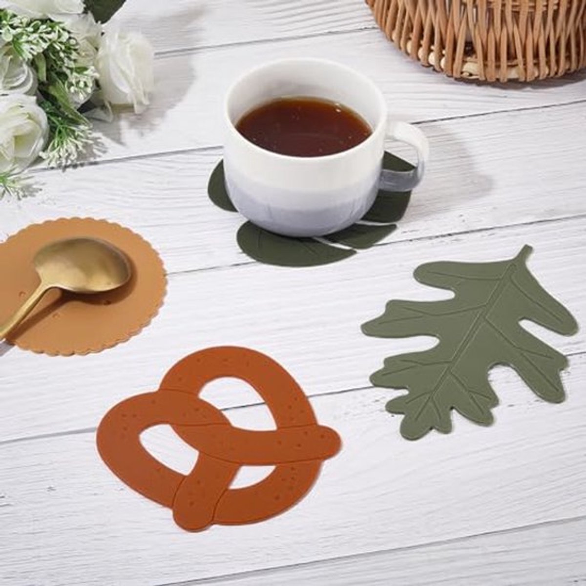 4 Stijlen Siliconen Blad Onderzetters Biscuit Voedsel Vormige Antislip Warmte-Isolatie Keuken Koffie Mokken Coaster Drinken Thee Cup Pads Tafelblad Bescherming Matten voor Thuiskantoor