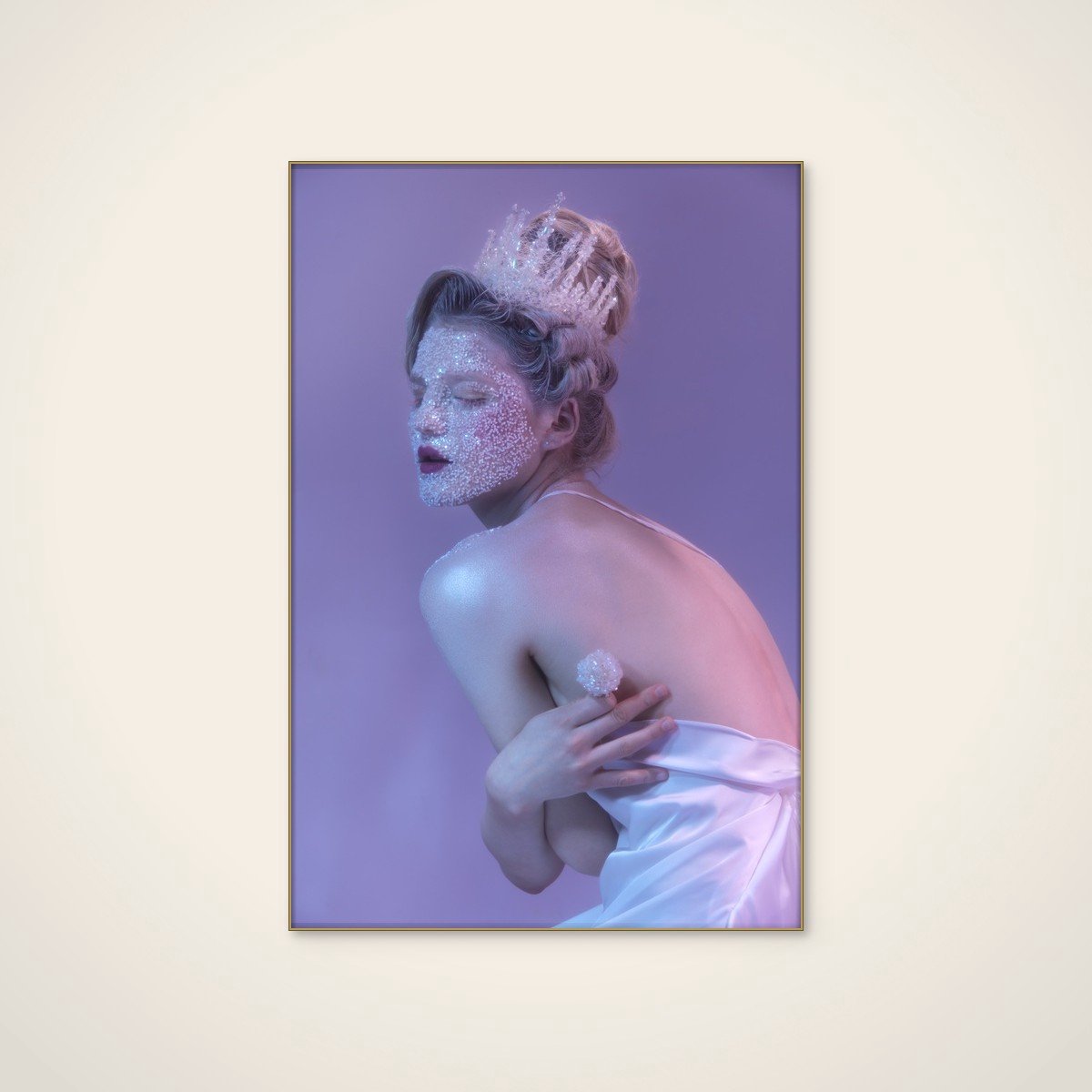 Akoestisch schilderij - 80 x 120 cm - Sparkling Lavender Queen van Tatya Lushchyk - Abstracte wanddecoratie - goud textielframe