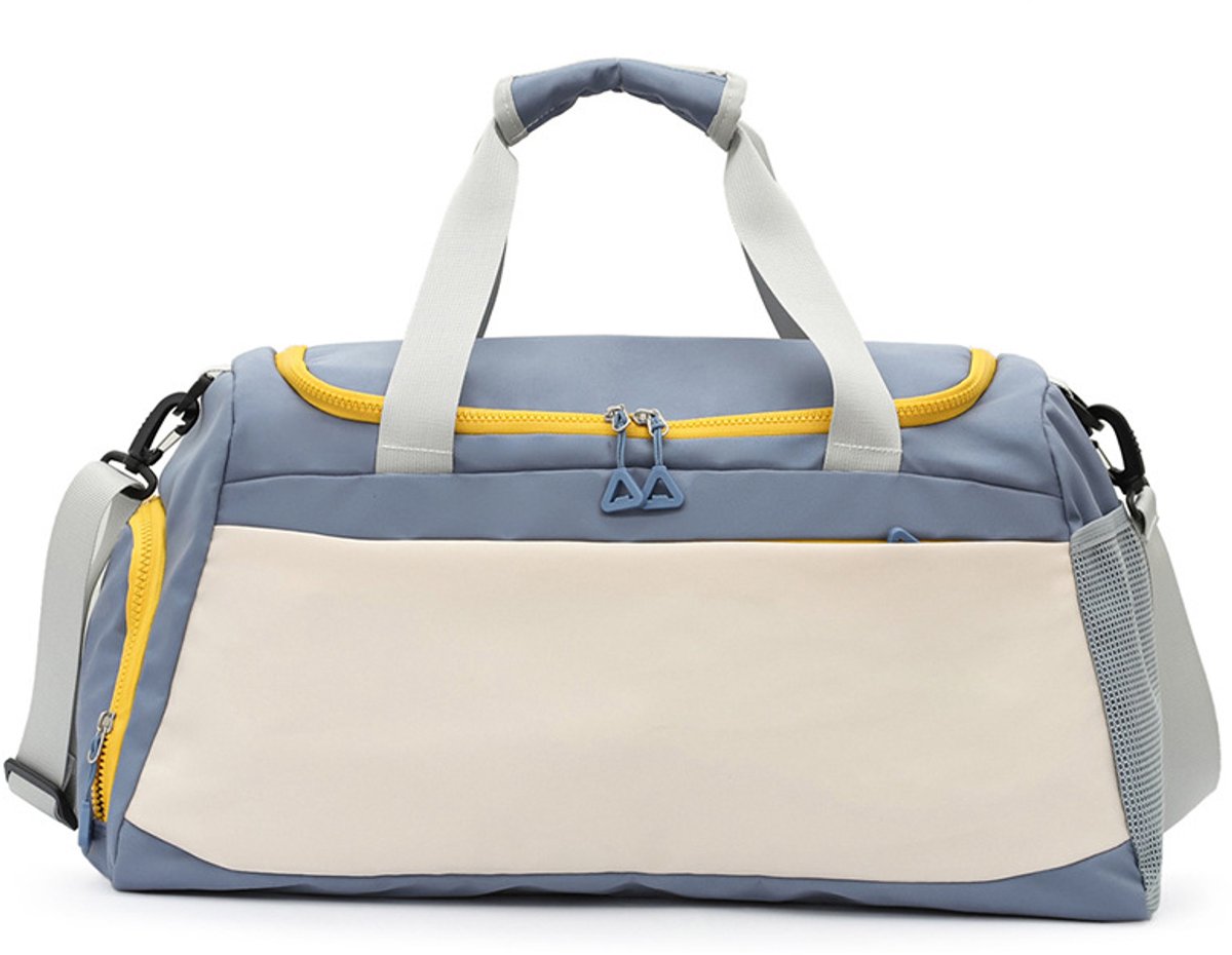Deze blauwe sporttas heeft aparte vakken voor natte en droge spullen en kan gebruikt worden als trainingstas draagtas reistas of ruime unisex zwemtas Hij heeft ook een apart schoenenvak (50x23x27 cm)