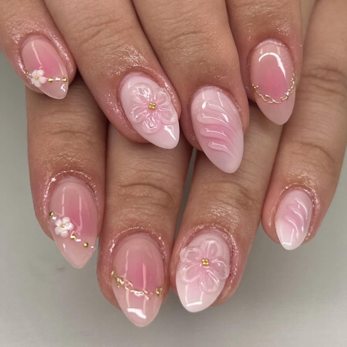 SolidKeus - Set van 24 Press-on Nagels met 3D Bloemen in Roze Ombre