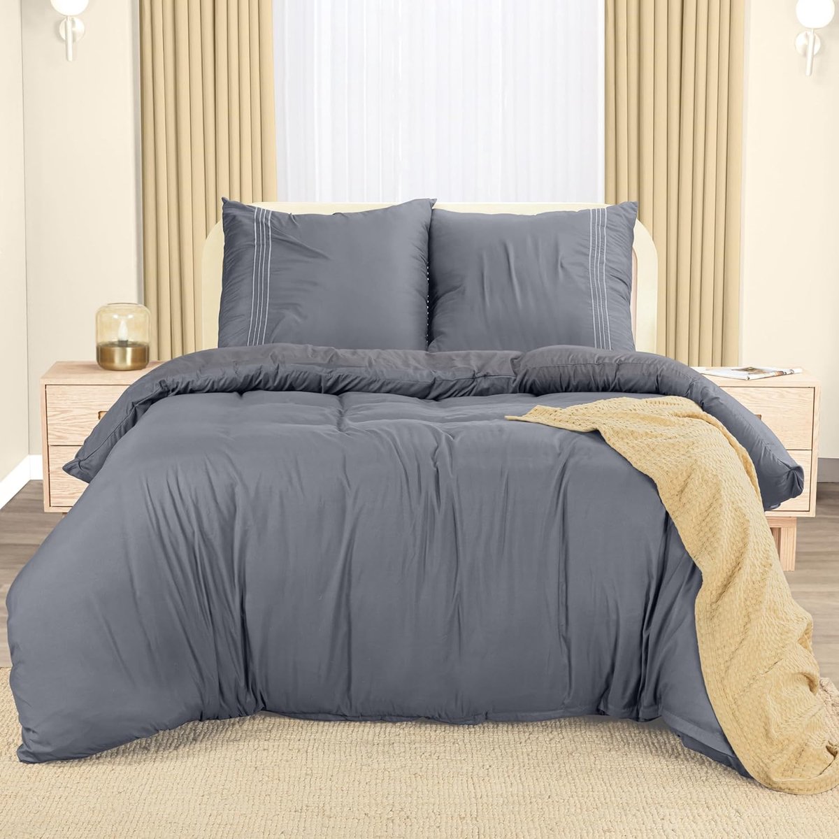 Bedding Dekbedovertrekset - Microvezel Polyester Dekbedovertrek 220x240 cm + 2 Geborduurde Kussenslopen 65x65 cm - Grijs