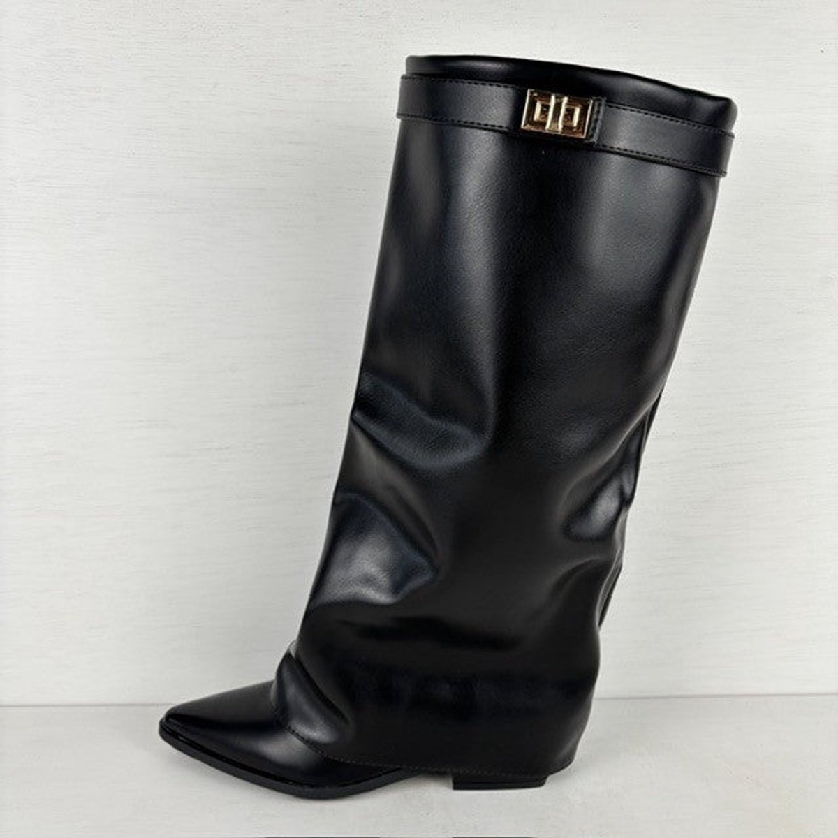 Hoge leatherlook laarzen met gespje en lage hak zwart Zwart / 36