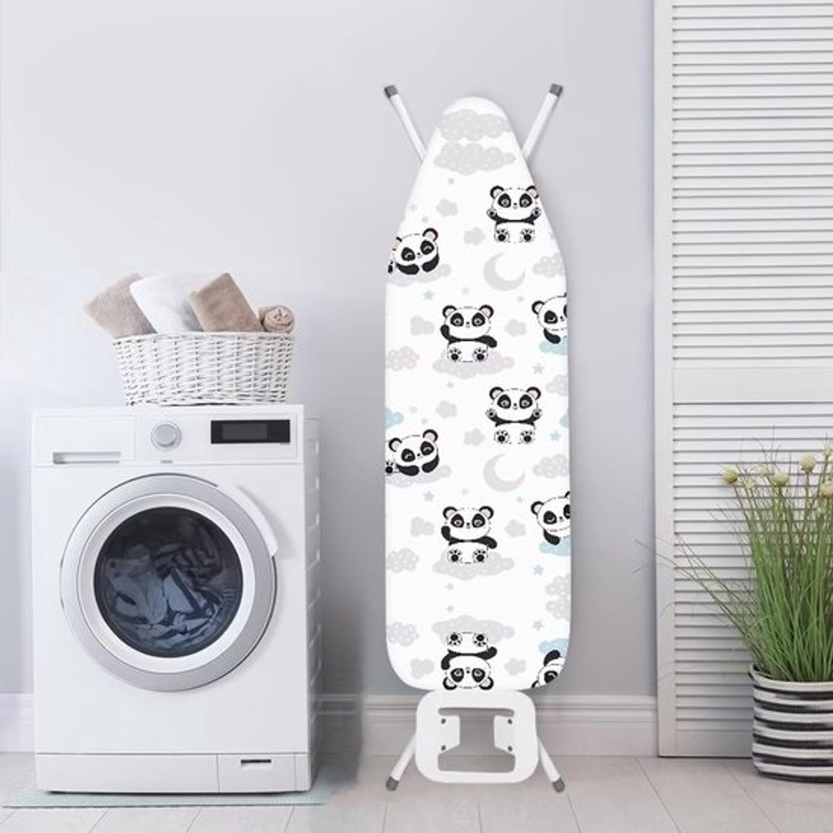 Strijkplankhoes Cartoon Panda - Strijkplankovertrek Strijkplankmat - Kreukvrij Strijken - Hittebestendig Polyester - Universeel 137x40 cm - Multicolor