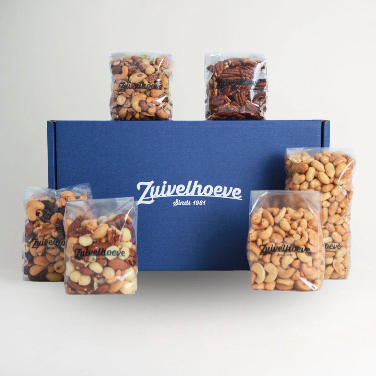 Zuivelhoeve Notenpakket Borrelpakket cadeau - Borrelbox voor thuis - Snackpakket - Cadeaupakketten eten & drinken - Alles voor de Borrelplank - Altijd vers - Proef & Geniet