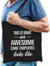 Awesome care employee / zorgpersoneel cadeau katoenen tas zwart voor heren - zorgpersoneel kado /  tasje / shopper