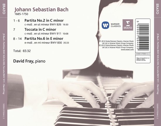 Cover van een cd met een close-up van een piano met handen die spelen. Tekst: "Johann Sebastian Bach", "David Fry, piano".
