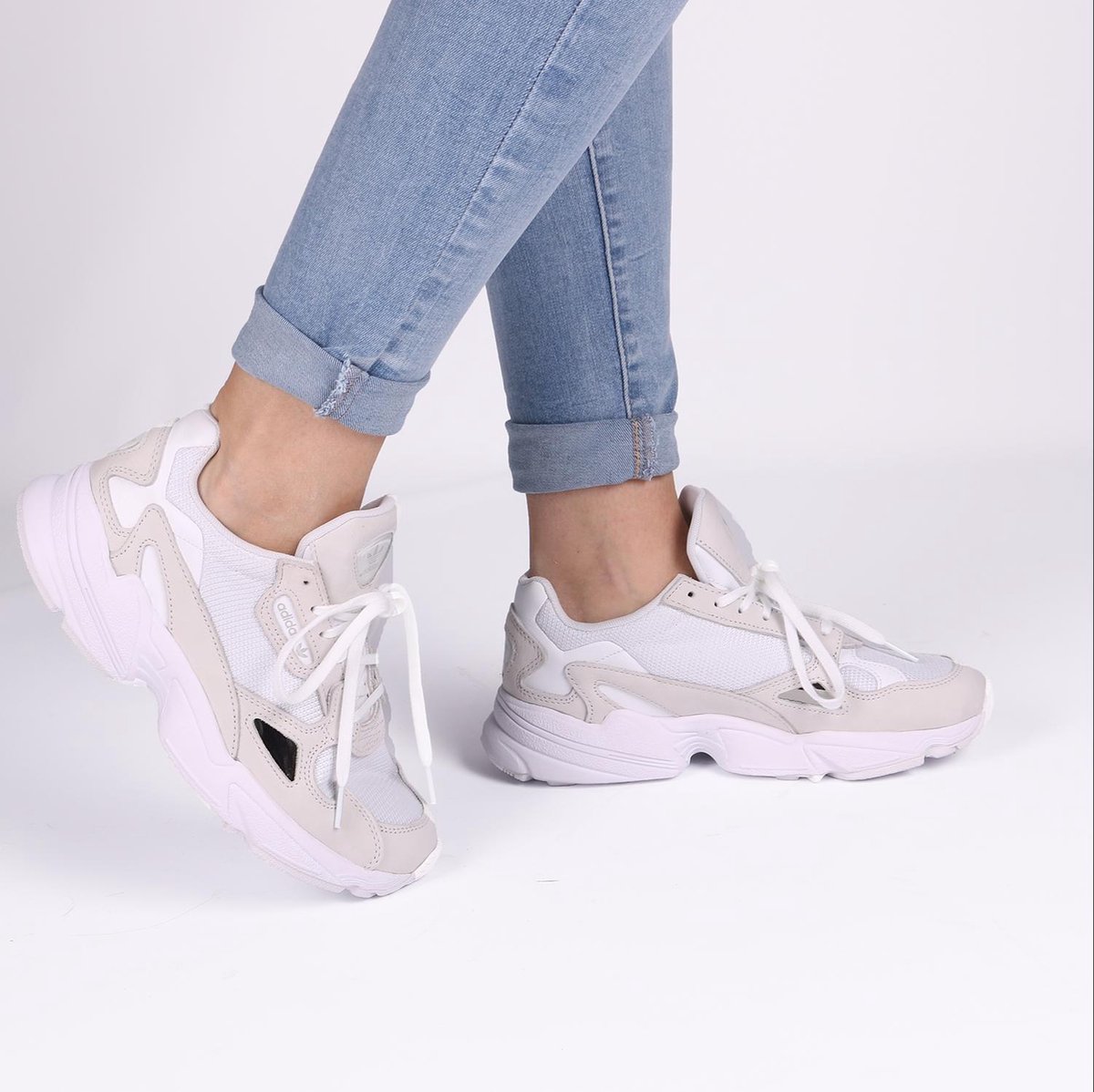 adidas Falcon Dames Sneakers - Ftwr White/Ftwr White/Crystal White - Maat 40 2/3 adidas Falcon Dames Sneakers - Ftwr White/Ftwr White/Crystal White - Maat 40 2/3
