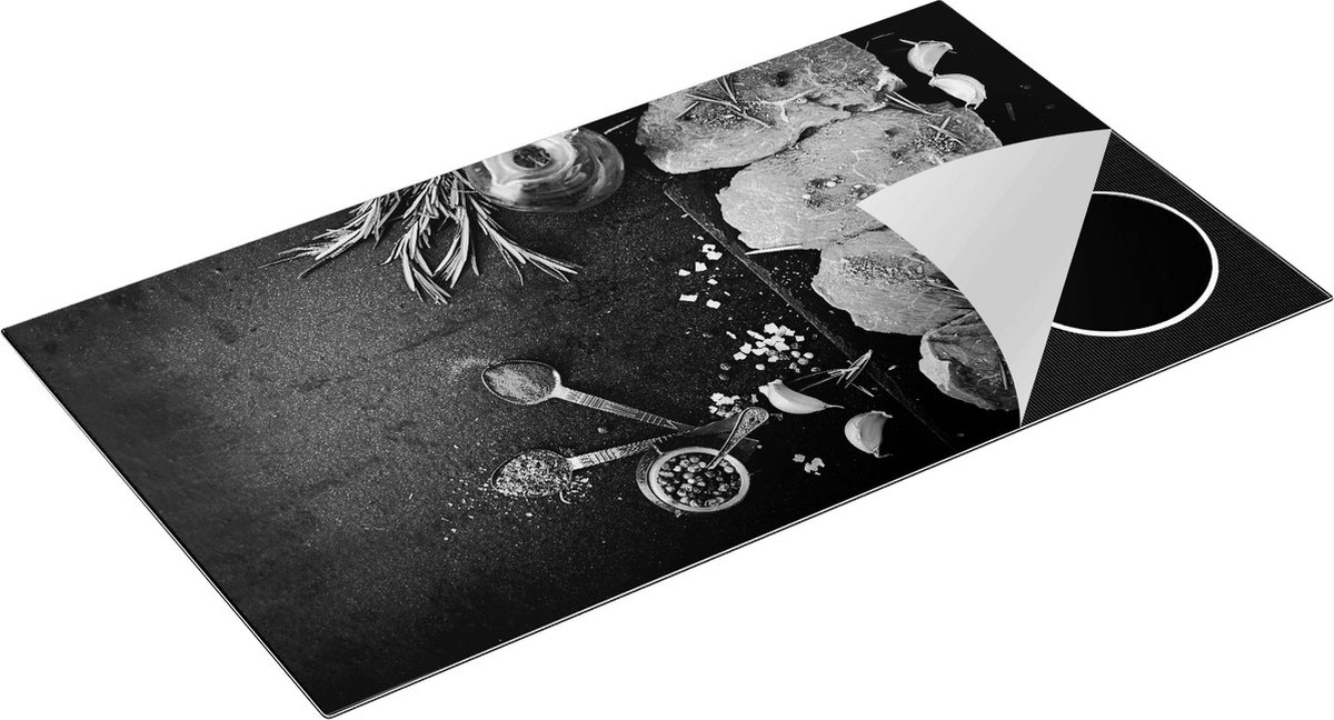Chefcare Inductie Beschermer Vlees met Kruiden op een Marmeren Plaat - Zwart Wit - 95x55 cm - Afdekplaat Inductie - Kookplaat Beschermer - Inductie Mat