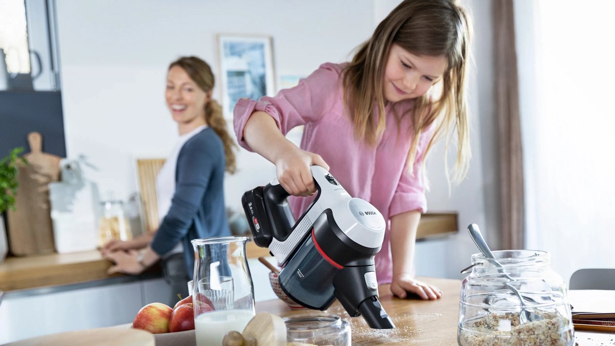 Bosch BCS711XXL steelstofzuiger & elektrische bezem Zakloos 0,3 l Wit
