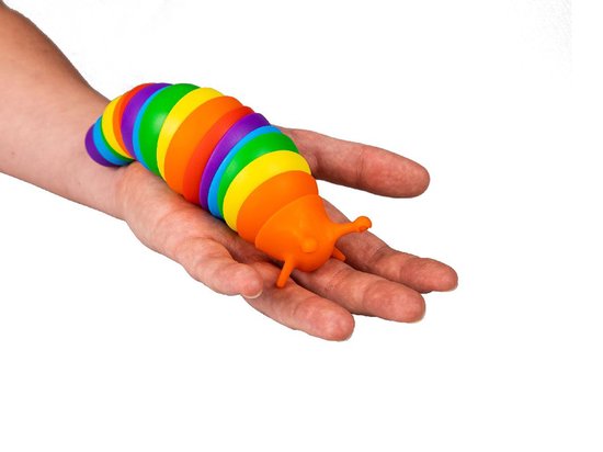 Kies Met De Hand Het Vinkje Op Het Blok Van Houten Handspeelgoed Met Het Kruissymbool Voor Echte Valse Veranderende Denkwijze Een Manier Om Image261852368