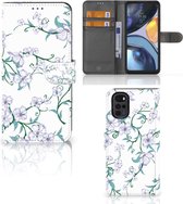 Telefoonhoesje Motorola Moto G22 Bookcase Blossom White