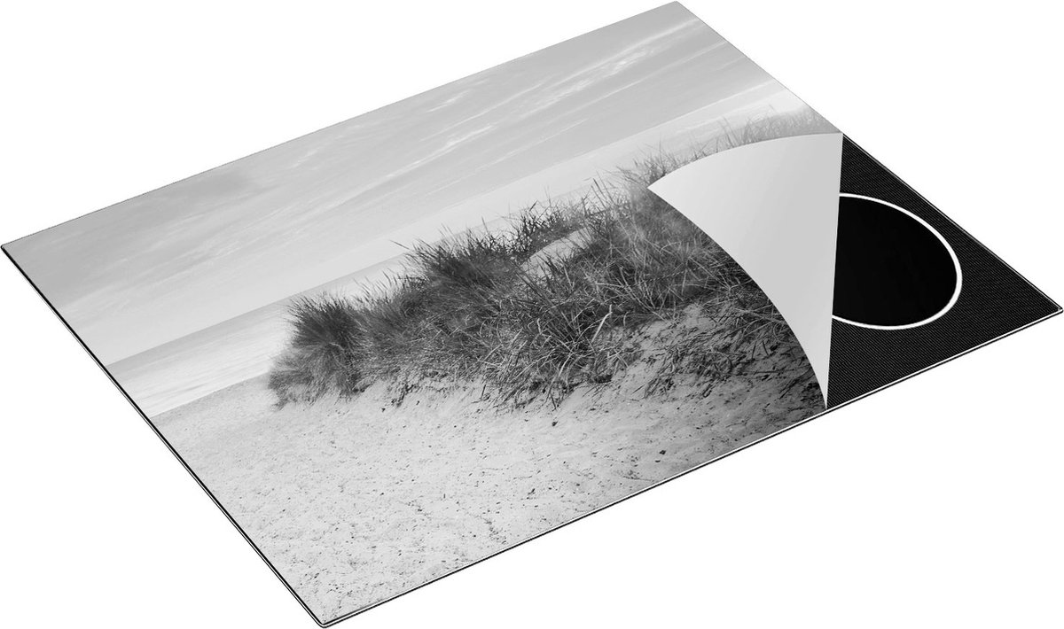 Chefcare Inductie Beschermer Strand en Duinen bij Zonsondergang - Zwart Wit - 77x59 cm - Afdekplaat Inductie - Kookplaat Beschermer - Inductie Mat