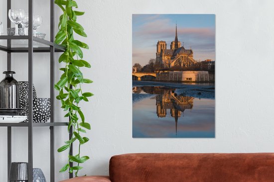 Canvas Schilderij De Notre Dame kathedraal weerspiegelt in het water in Parijs - 60x90 cm - Wanddecoratie