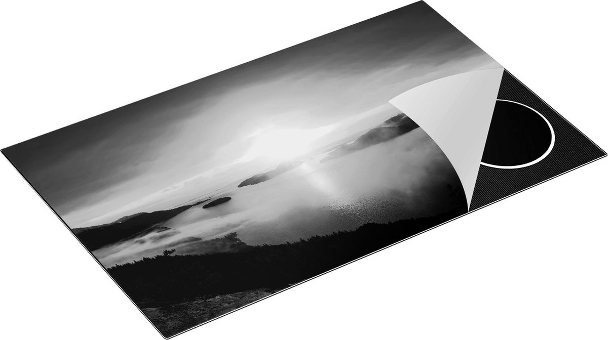 Chefcare Inductie Beschermer Zonsondergang in de Bergen met Wolken - Zwart Wit - 85x55 cm - Afdekplaat Inductie - Kookplaat Beschermer - Inductie Mat