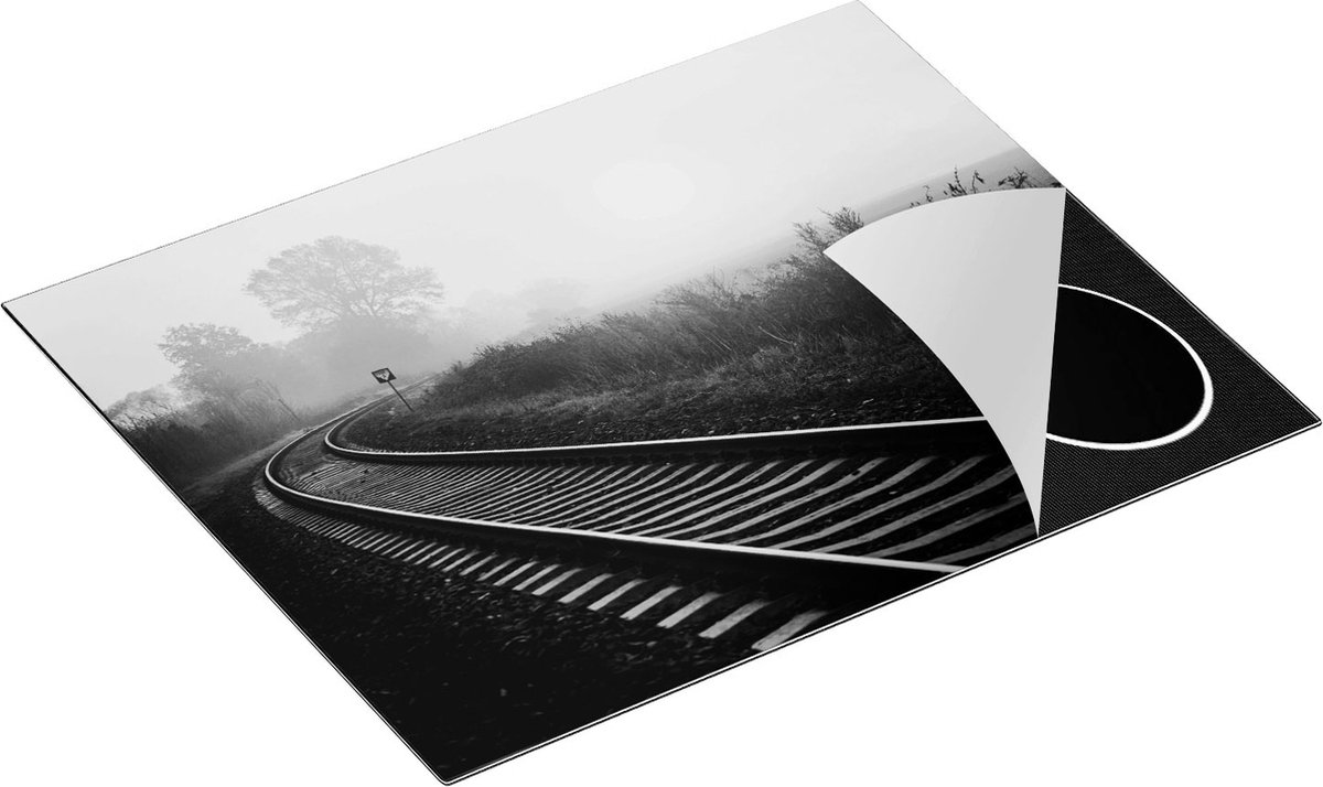 Chefcare Inductie Beschermer Spoorweg Rails tijdens de Herfst met Mist - Zwart Wit - 65x52 cm - Afdekplaat Inductie - Kookplaat Beschermer - Inductie Mat